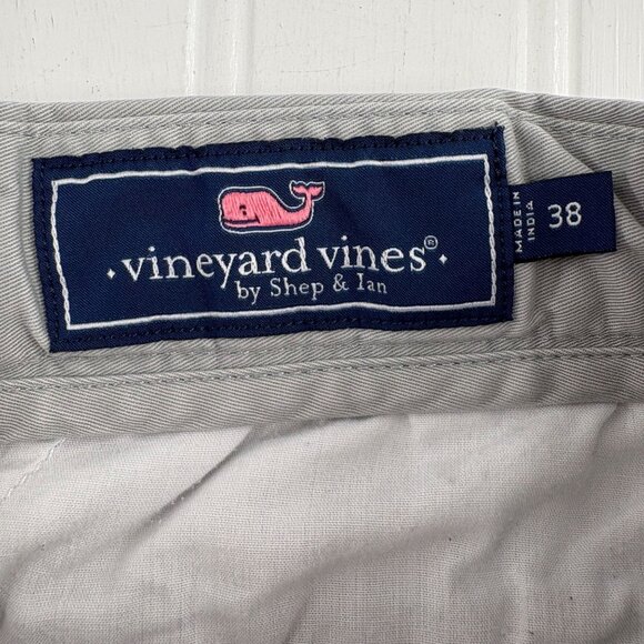Vineyard Vines Men's size 38 Gray Shorts Flat Front Chino - Picture 3 of 5